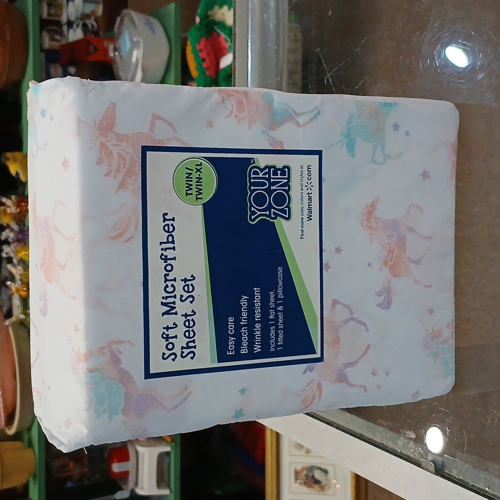 Your Zone  unicorn sheets in twin size